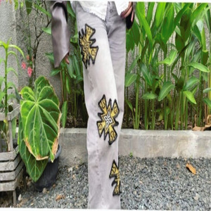Celana Jeans Applique (teknik tempel Batik Kalteng)