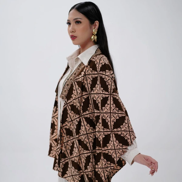 Outer Wanita (Motif Candi Bentar)