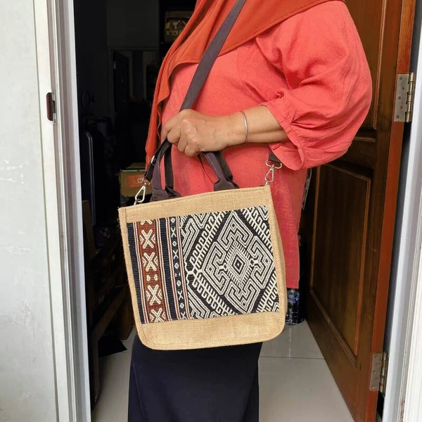 Takkobag Tenun | Uk. 30 x 30 x 14 cm