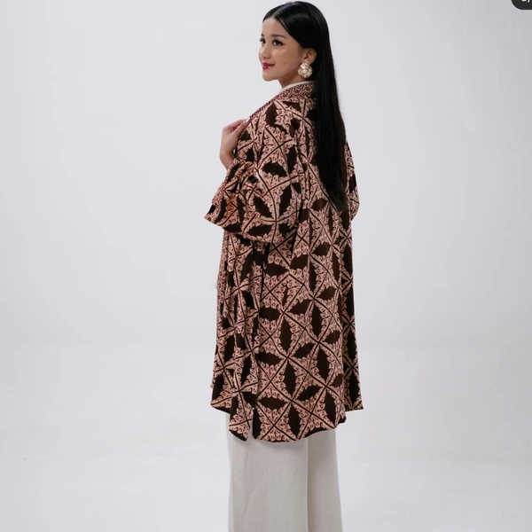 Outer Wanita ( Motif Candi Bentar)