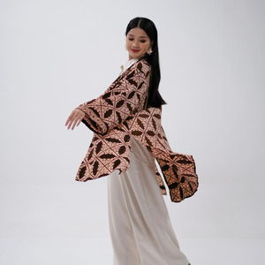 Outer Wanita ( Motif Candi Bentar)
