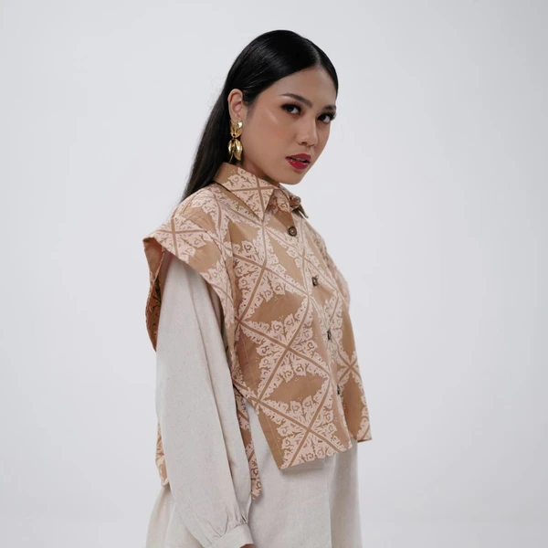 Vest Wanita ( Motif Candi Bentar)