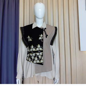 Vest Wanita ( Motif Tri Hita Karana)