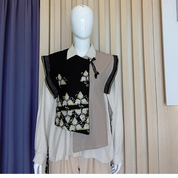 Vest Wanita ( Motif Tri Hita Karana)