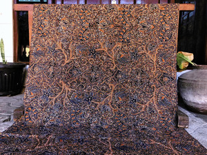 Kain Batik Motif Wahyu Tumurun Latar Kembang Pacar