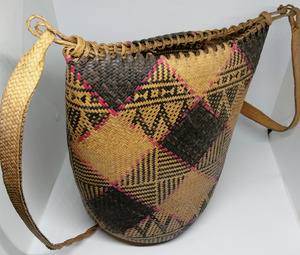 Tas Anjat Tua