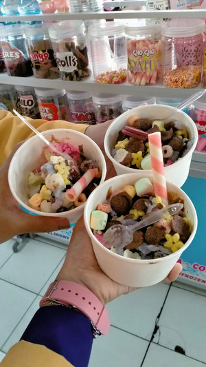 Ice Cream Bowl Aneka Topping