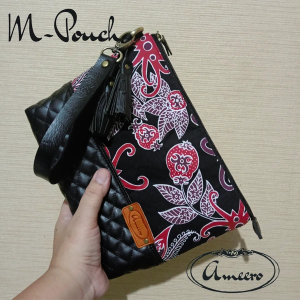 M-Pouch merah